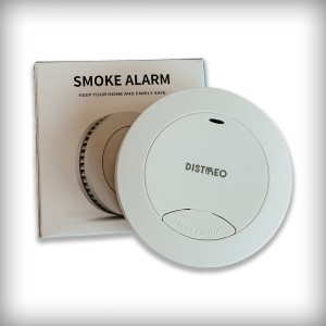 Detector de fum compact SM03, cu alarmă sonoră și luminoasă Detector de fum compact SM03, cu alarmă sonoră și luminoasă